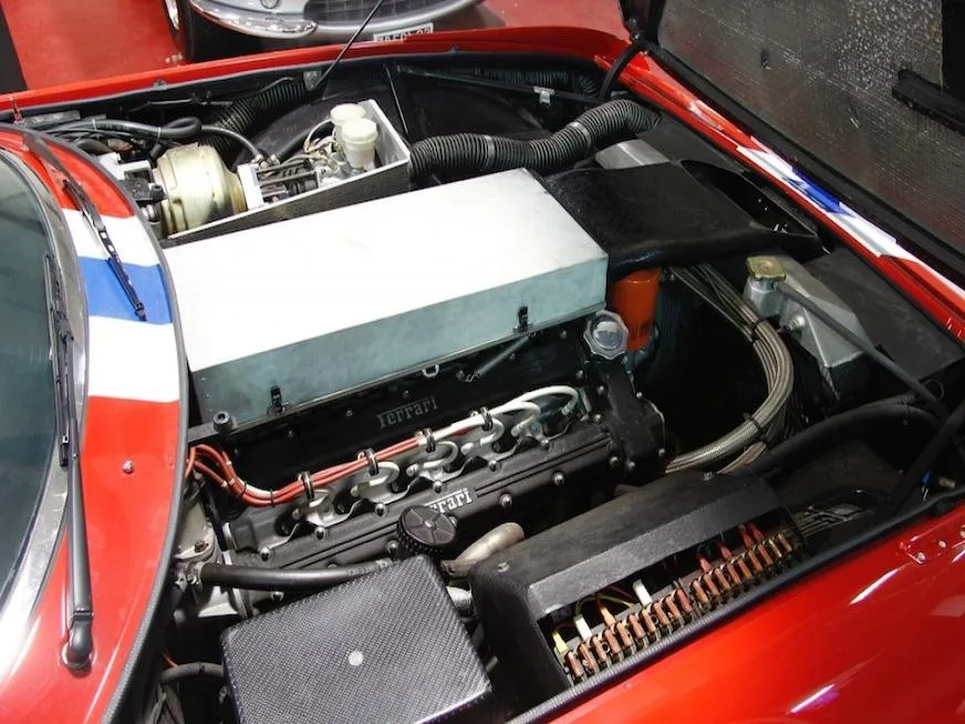 Ferrari Daytona convertie Gr4